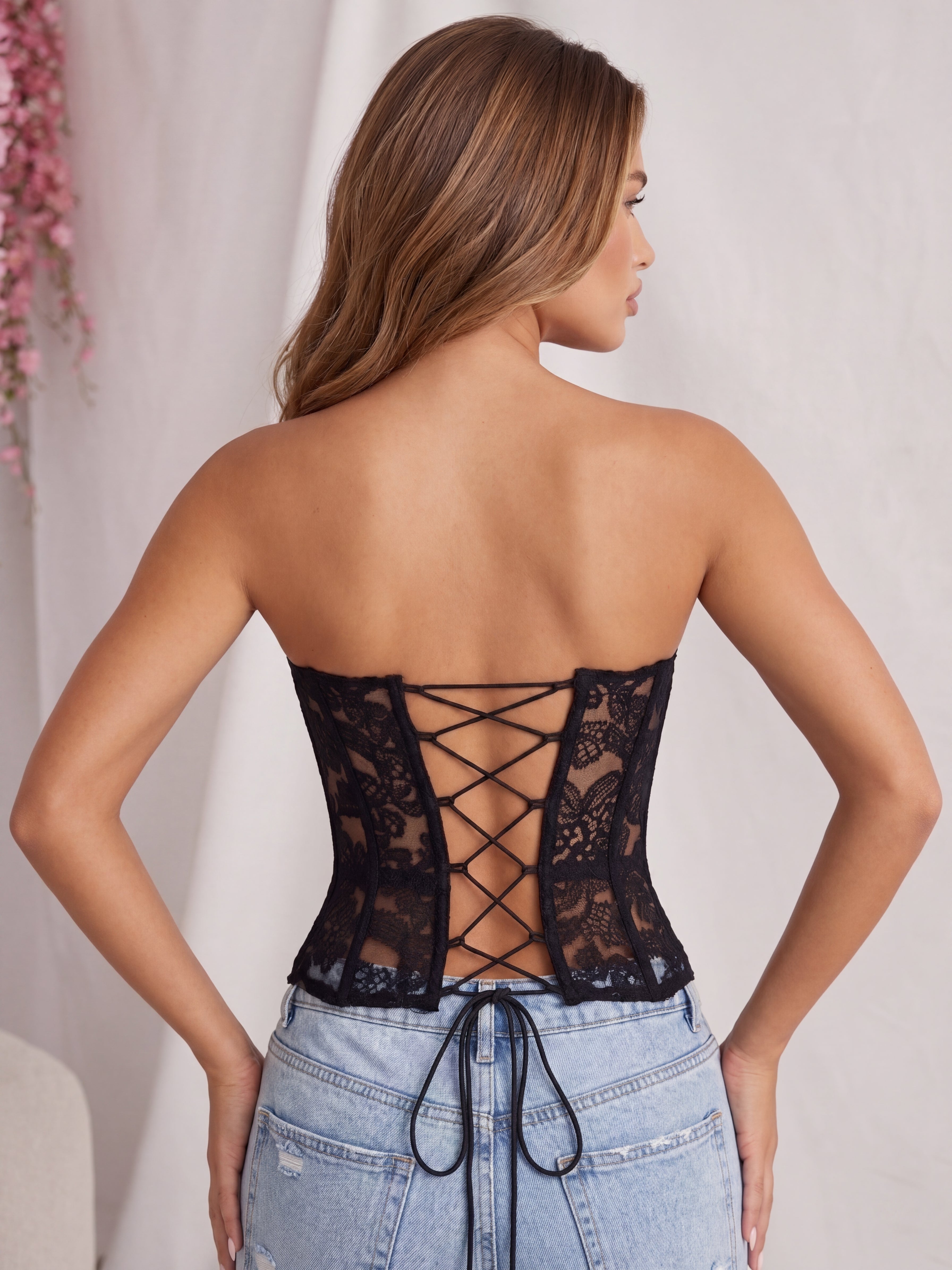 Underwired Corset In Black Lace